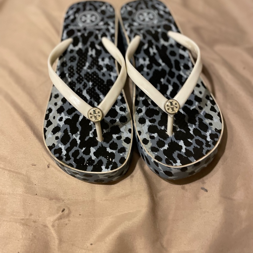 Tory Burch Thandie Flip Flop - Picture 5 of 14